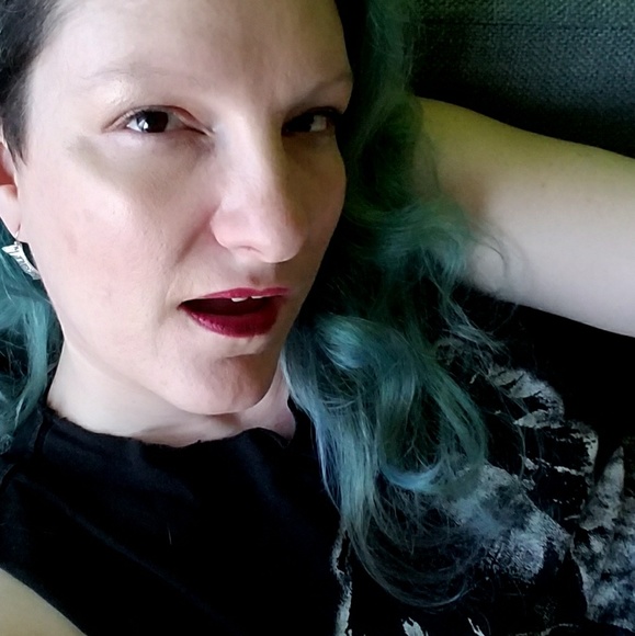 Meet your Posher, Nancy - Picture 3 of 4