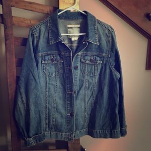 XL old navy maternity Jean jacket
