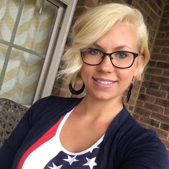 Meet your Posher, Cassie