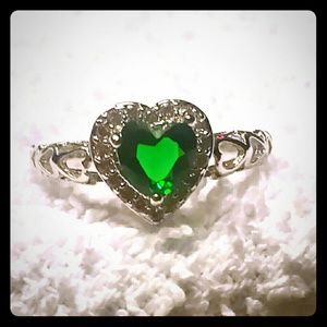 Heart shaped emerald cz, size 7