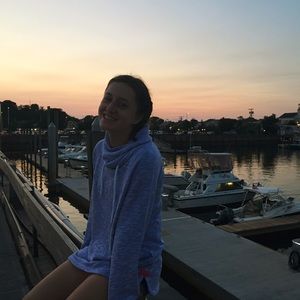 Meet your Posher, Emily