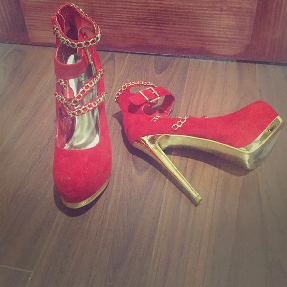 Red and Gold heels - Picture 1 of 3