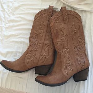 Brand new tan cowboy boots