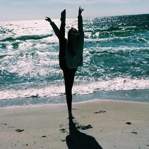 Meet your Posher, Claire