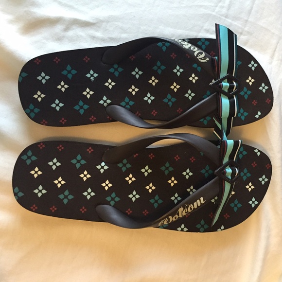 Volcom Flip Flops -NWOT
