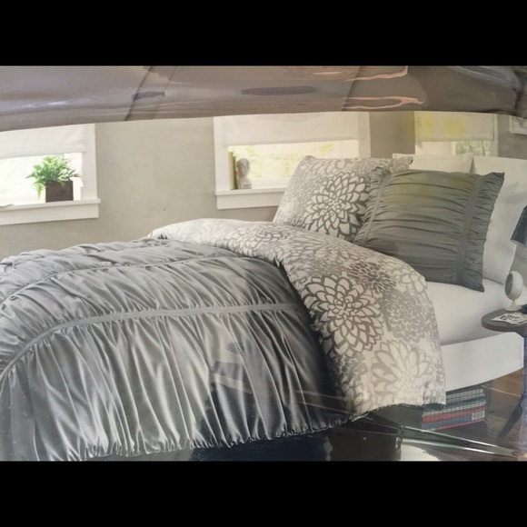 Beautiful Bed Set