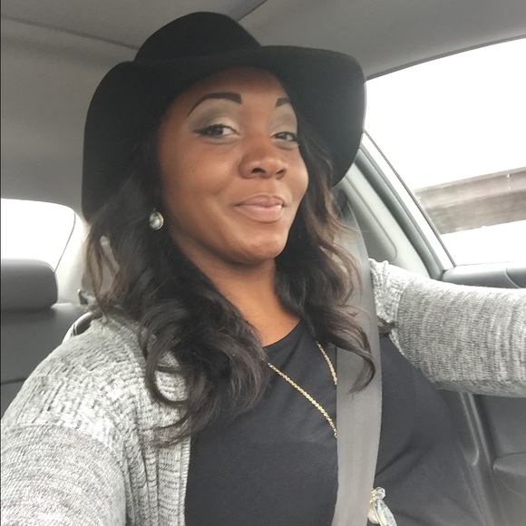 Meet your Posher, Lashonda - Picture 1 of 1