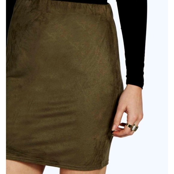 💗FINAL💗 Suede Miniskirt - Picture 2 of 4