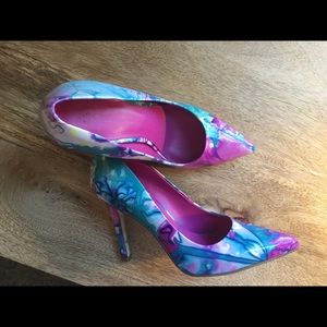 BCBG floral pumps