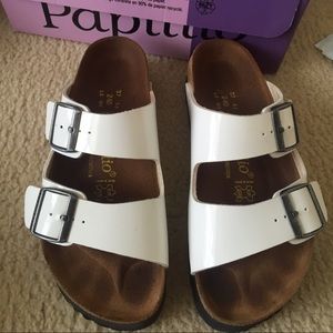 white platform Birkenstock papillo's