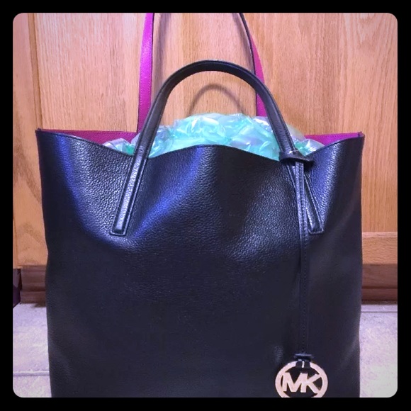 🚫sold on eBay🚫Authentic M Kors reversible tote