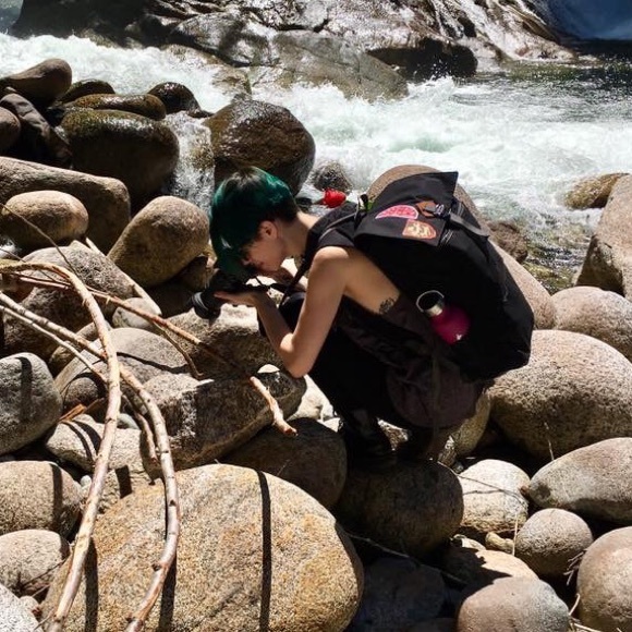 Meet your Posher, Alexis - Picture 2 of 2