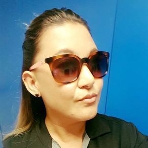 Meet your Posher, Stephanie