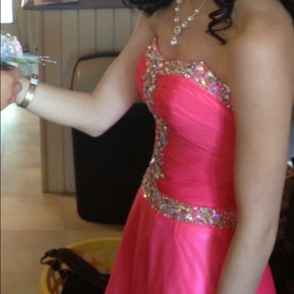 Prom dress - Picture 2 of 3