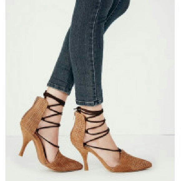 ISO Jeffrey Campbell x Free People Berlin Heel - Picture 4 of 4