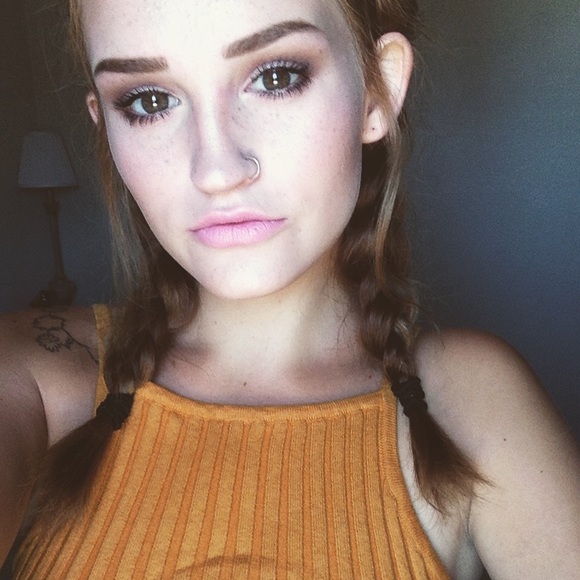 Meet your Posher, Lexie