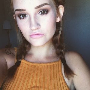 Meet your Posher, Lexie