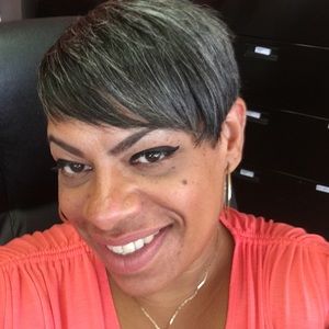 Meet your Posher, Sharon