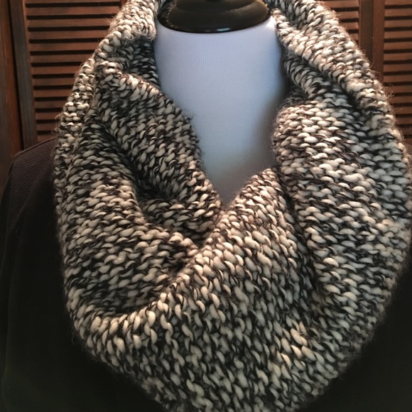 Ann Taylor scarf - Picture 1 of 1