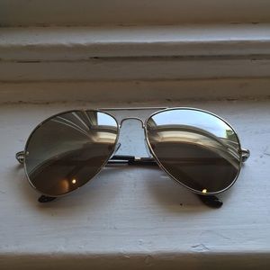 Silver Aviator Sunglasses w/ Mirror Lenses