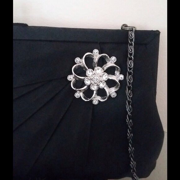 Satin clutch - Picture 2 of 2