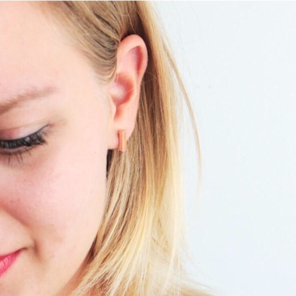 ✨HP x2✨ Rae Earrings {Rose Gold} - Picture 3 of 4