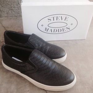Steve Madden Slip-on sneakers