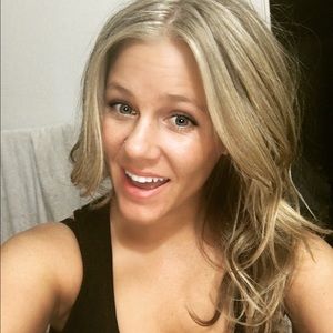 Meet your Posher, Holly