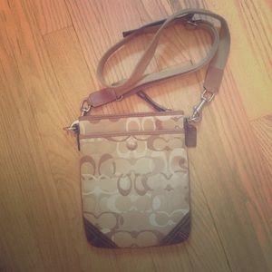 Y2K 🤩 Coach cross body bag