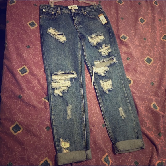 Ripped Jeans (Kaitlyn) never worn brand new