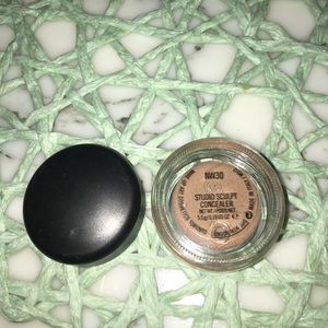 MAC STUDIO SCULPT CONCEALER - NW30