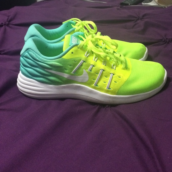 Nike LunarStelos size 7