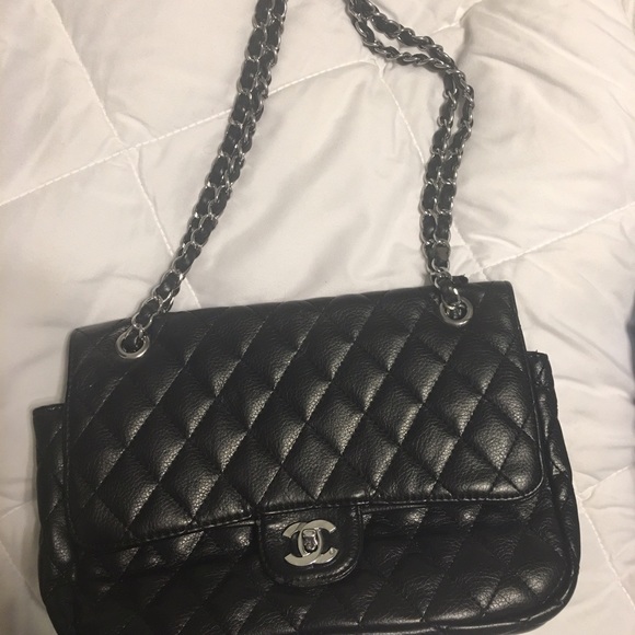black medium flap