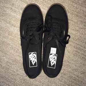 Black Vans Authentic Low Pro