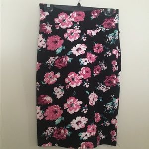 LuLaRoe Cassie- Size S