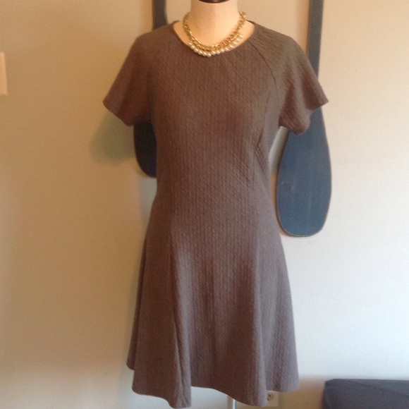 💞PRETTY GRAY DRESS, JUST REDUCED👏🏼👏🏼 - Picture 4 of 4