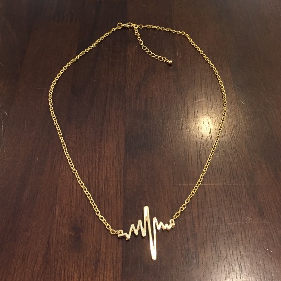 ✨30% off bundles✨Gold heartbeat necklace - Picture 2 of 2
