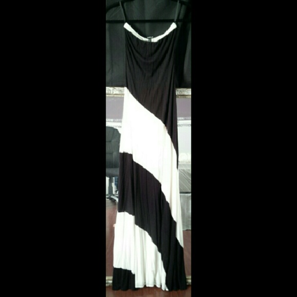 High end Bebe Strapless maxi Dress XS