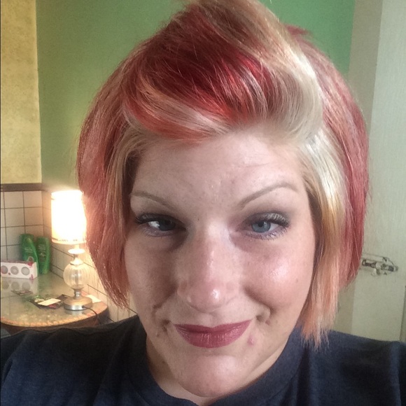 Meet your Posher, Amy - Picture 1 of 1