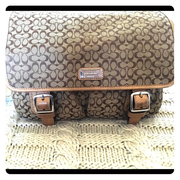 Authentic Coach Messenger Bag (Unisex)