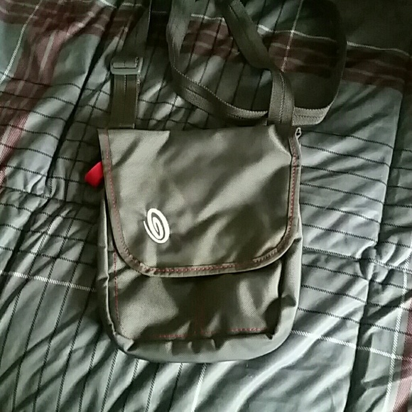 Timbuk2 crossbody in grey