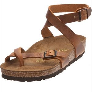 ISO these exact shoes in THIS color!Size 39