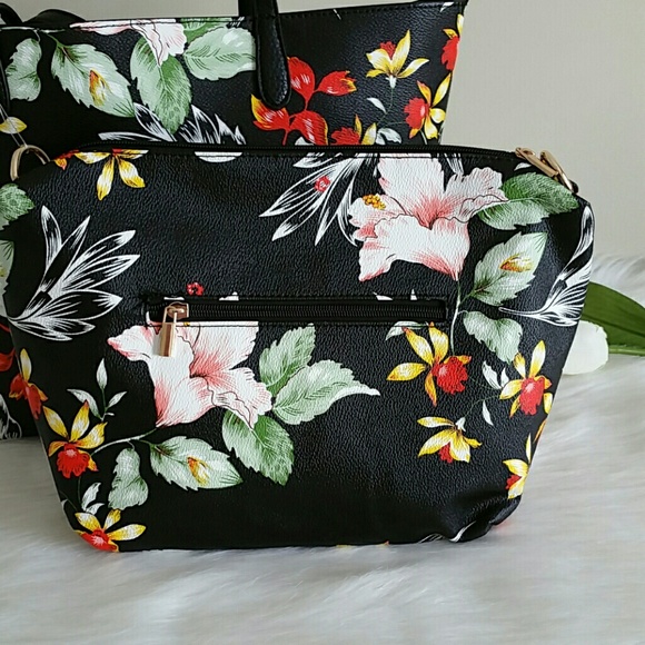 BEAUTIFUL NEW REVERSIBLE BAG IN BAG TOTES - Picture 4 of 4