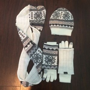 MUK LUKS reversible winter set