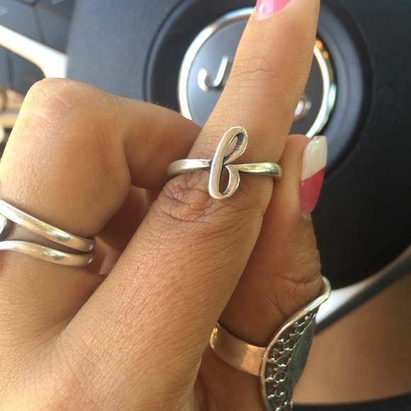 NWOT James Avery F script ring
