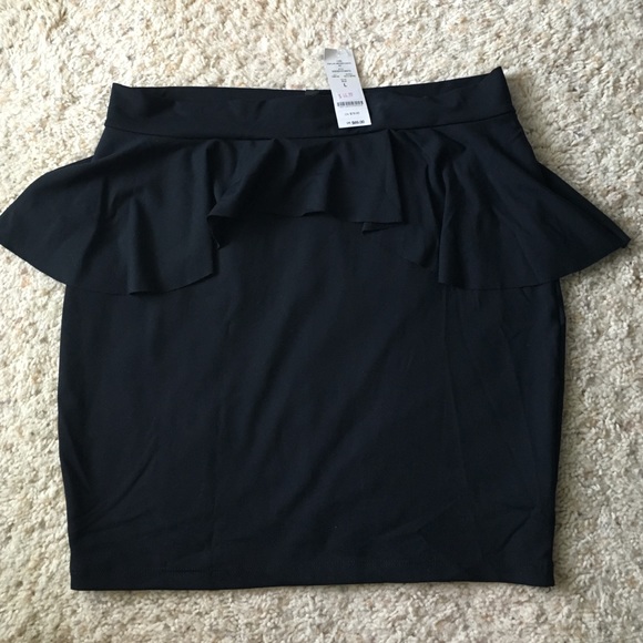 Bebe peplum pencil skirt L