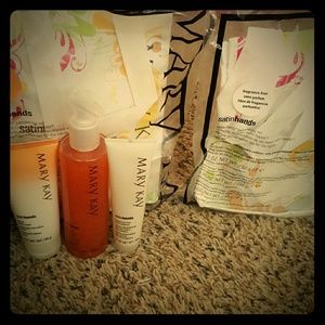 Mary Kay Satin Hand
