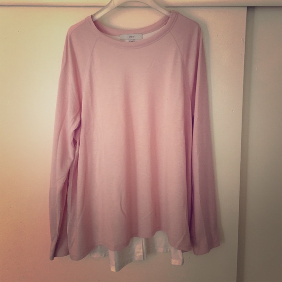 Light weight long sleeved sweater