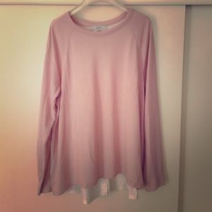 Light weight long sleeved sweater