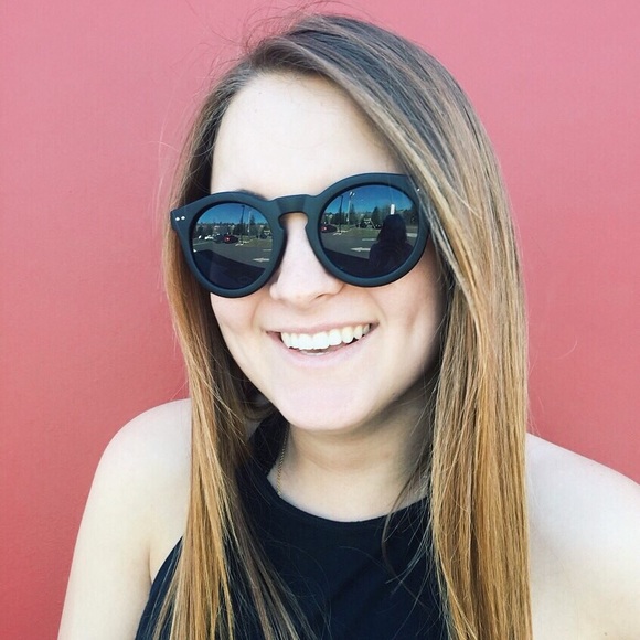 Meet your Posher, Rachel